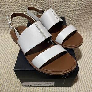 Naturalizer Fairfax Leather Banded Sandal 7 Wide